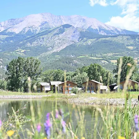 Moderne Avec Terrasse Et Parking Prive - Fr-1-165a-178 *